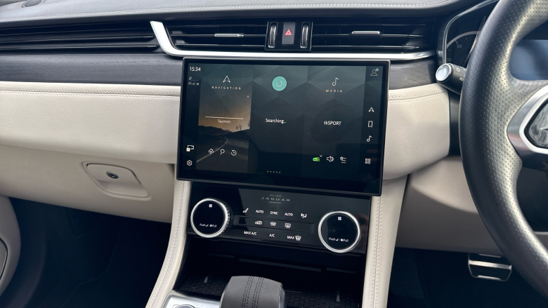 Jaguar F-Pace 2.0 D200 R-Dynamic Black 5dr Auto AWD Diesel Estate